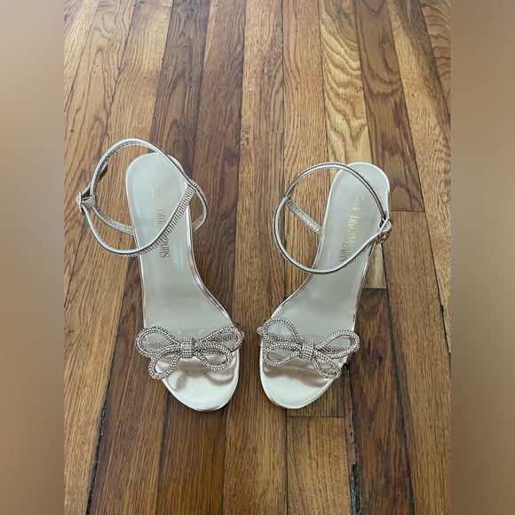 DREAM PAIRS Women's Heels - Picture 4 of 9